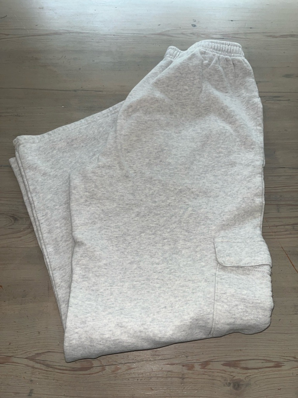 Brandy Melville Light Gray Cargo Sweatpants - Casual Joggers medium - Picture 9 of 9
